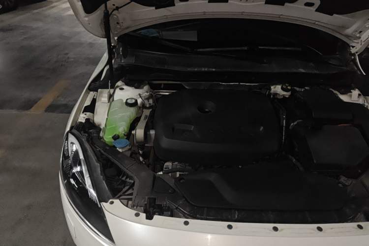 Used Volvo V40 2016 T3 Zhiyi Edition Engine Bay Right