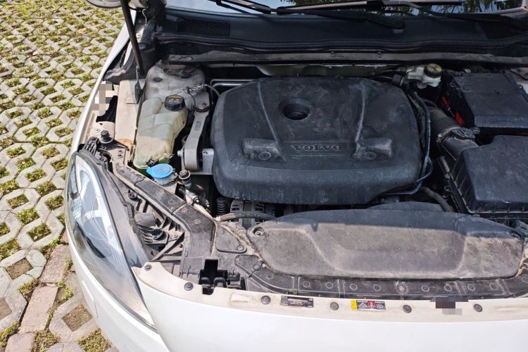 Used Volvo V40 2016 T3 Zhiyi Edition Engine Bay Right