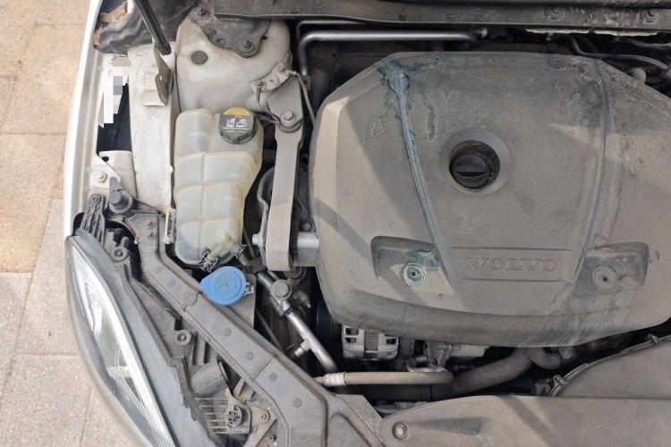 Used Volvo V40 2016 T3 Zhiyi Edition Engine Bay Right