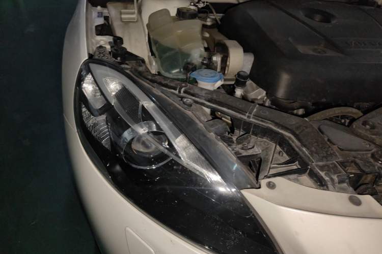 Used Volvo V40 2016 T3 Zhiyi Edition Engine Bay Right