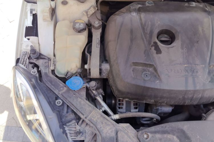 Used Volvo V40 2016 T3 Zhiyi Edition Engine Bay Right