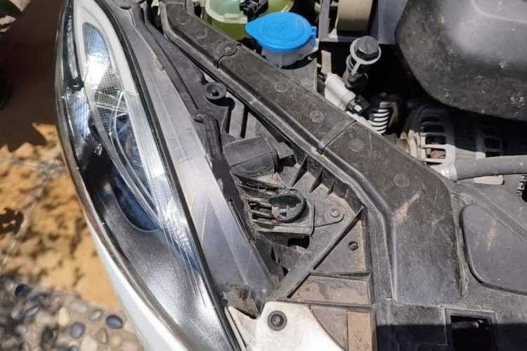 Used Volvo V40 2016 T3 Zhiyi Edition Engine Bay Right