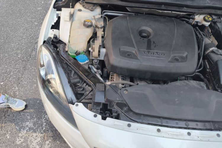 Used Volvo V40 2016 T3 Zhiyi Edition Engine Bay Right