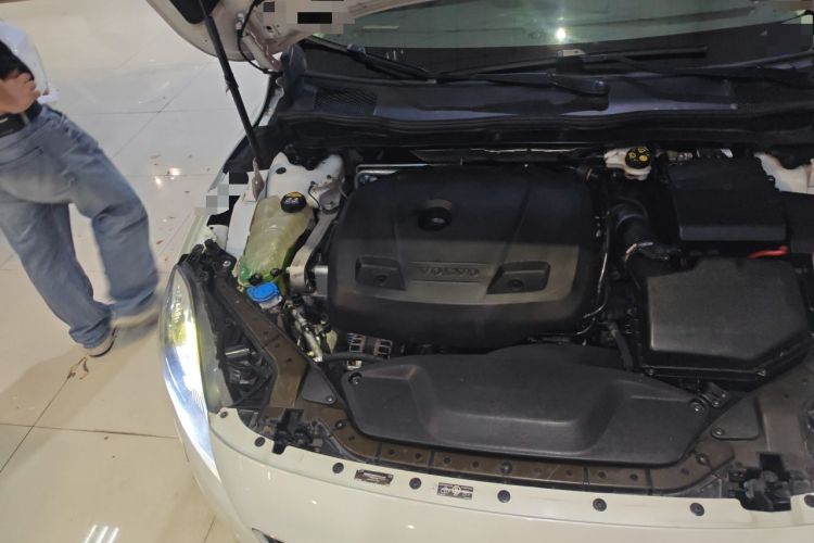 Used Volvo V40 2016 T3 Zhiyi Edition Engine Bay Right