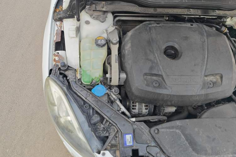 Used Volvo V40 2016 T3 Zhiyi Edition Engine Bay Right