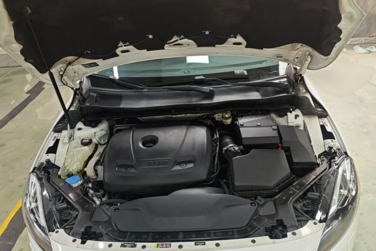 Used Volvo V40 2016 T3 Zhiyi Edition Engine Bay