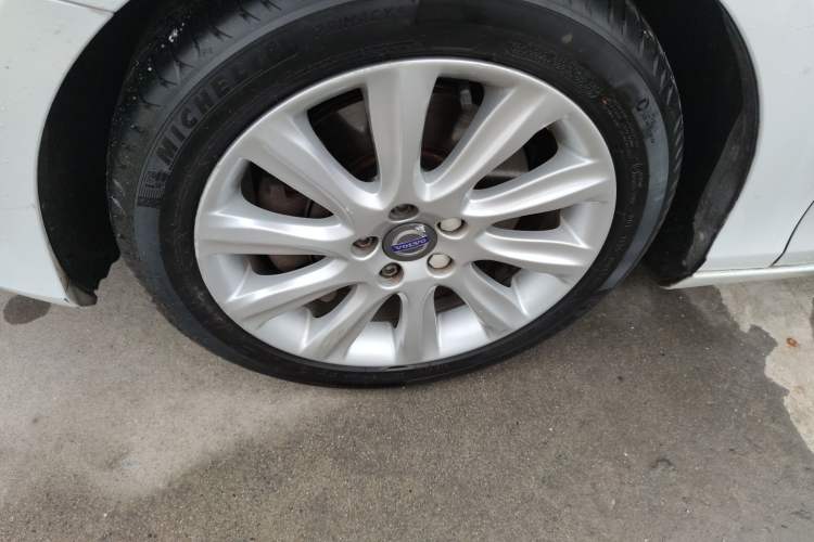 Used Volvo V40 2016 T3 Zhiyi Edition Exterior 4