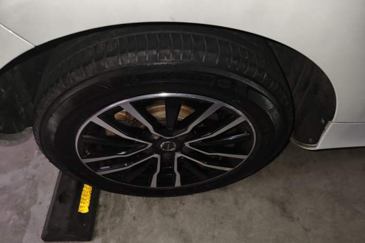 Used Volvo V40 2016 T3 Zhiyi Edition Exterior 5