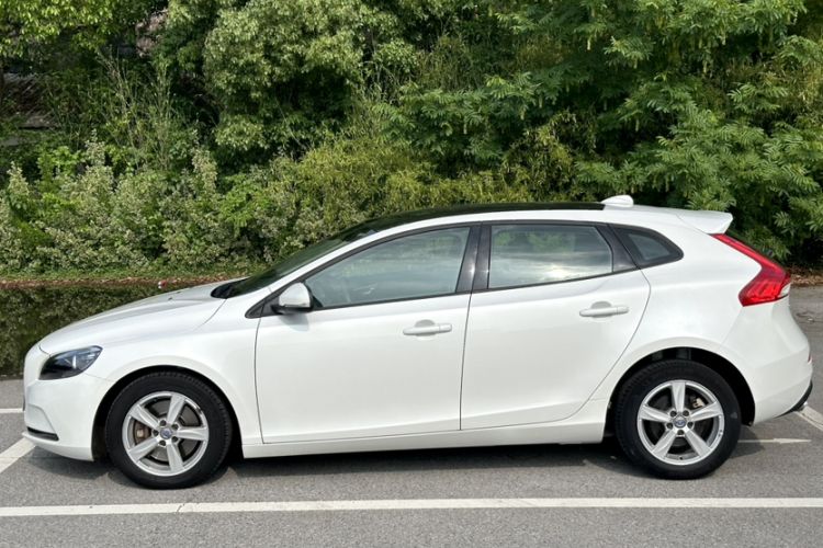 Used Volvo V40 2016 T3 Zhiyi Edition Exterior 7