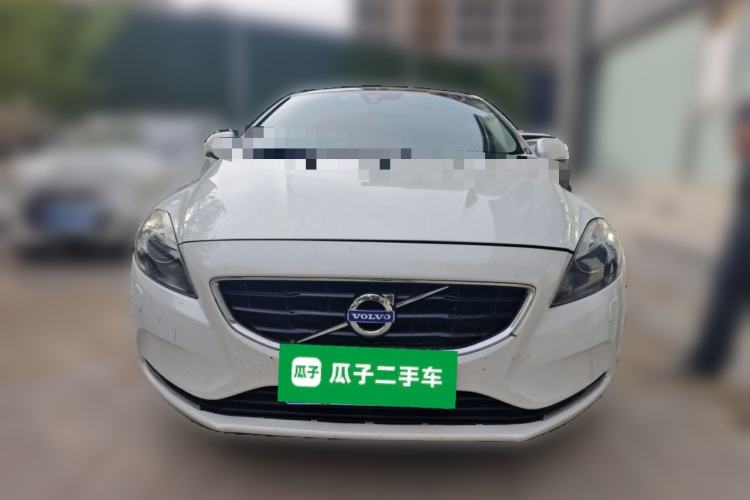 Used Volvo V40 2016 T3 Zhiyi Edition Front