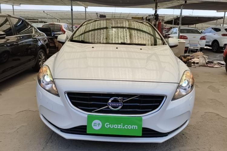 Used Volvo V40 2016 T3 Zhiyi Edition Front