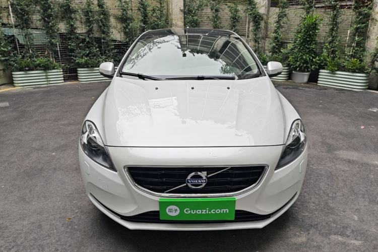 Used Volvo V40 2016 T3 Zhiyi Edition Front