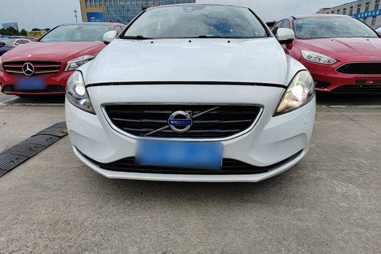 Used Volvo V40 2016 T3 Zhiyi Edition Front