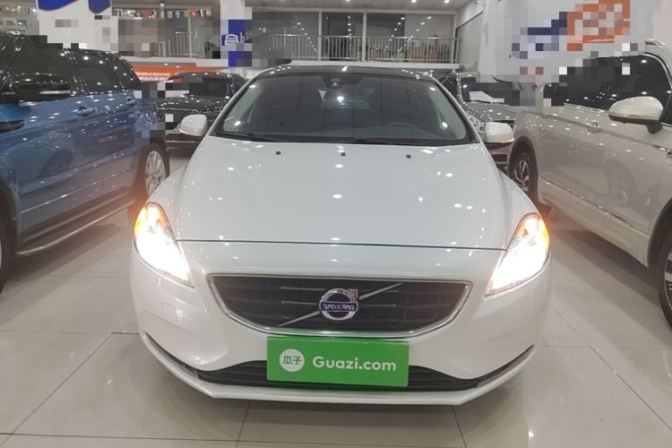 Used Volvo V40 2016 T3 Zhiyi Edition Front