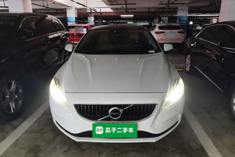 Used Volvo V40 2016 T3 Zhiyi Edition Front