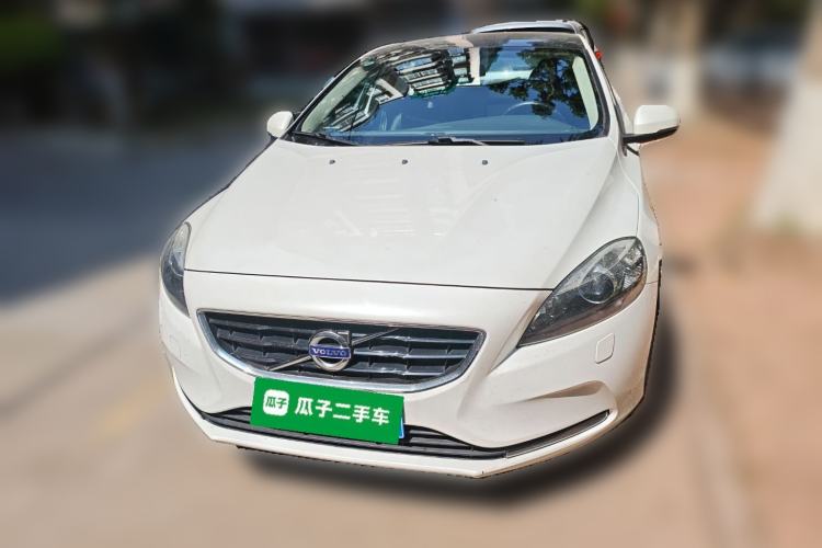 Used Volvo V40 2016 T3 Zhiyi Edition Front