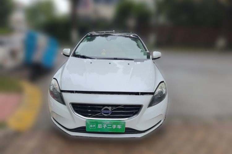 Used Volvo V40 2016 T3 Zhiyi Edition Front