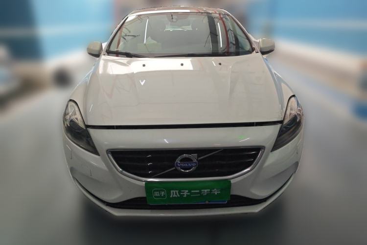 Used Volvo V40 2016 T3 Zhiyi Edition Front