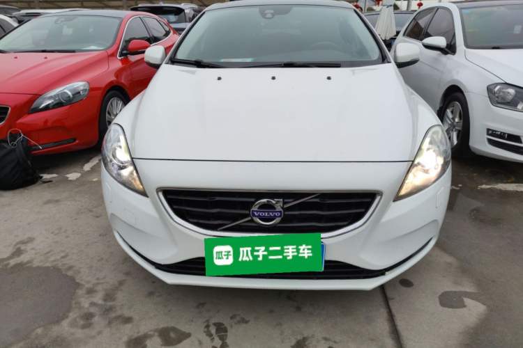 Used Volvo V40 2016 T3 Zhiyi Edition Front