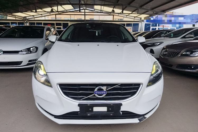 Used Volvo V40 2016 T3 Zhiyi Edition Front