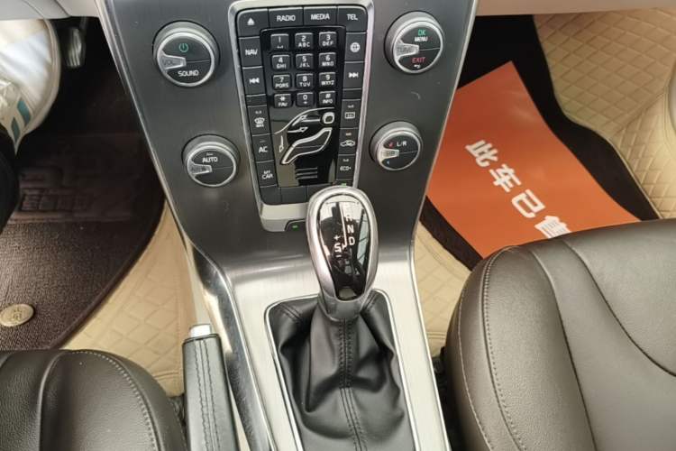 Used Volvo V40 2016 T3 Zhiyi Edition Gear Lever