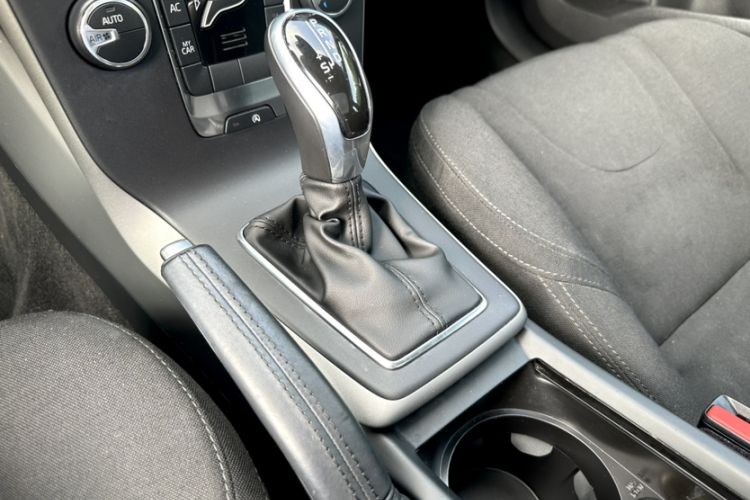 Used Volvo V40 2016 T3 Zhiyi Edition Gear Lever