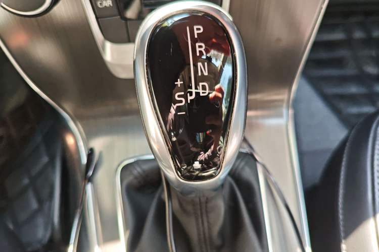 Used Volvo V40 2016 T3 Zhiyi Edition Gear Lever