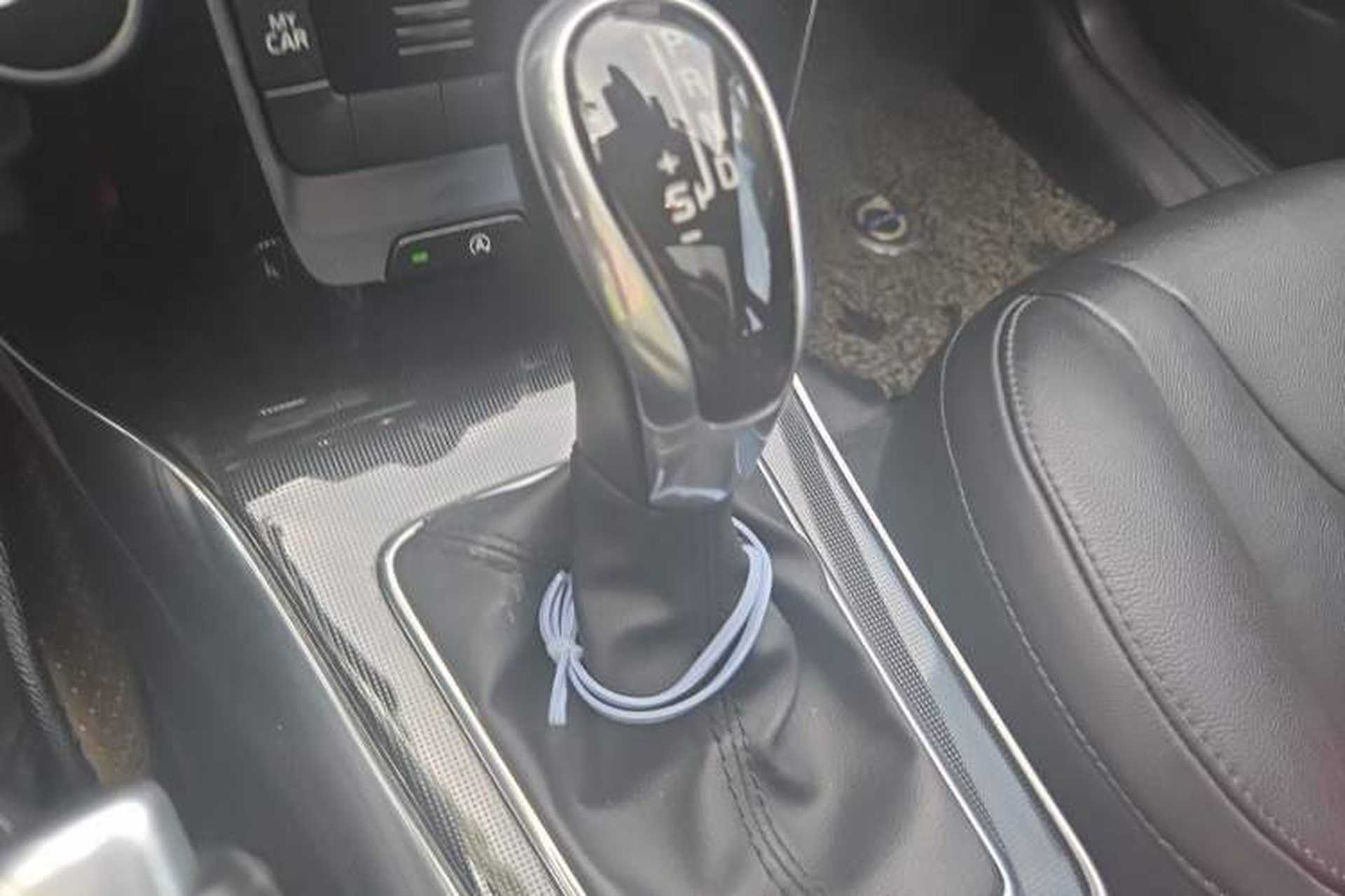 Used Volvo V40 2016 T3 Zhiyi Edition Gear Lever