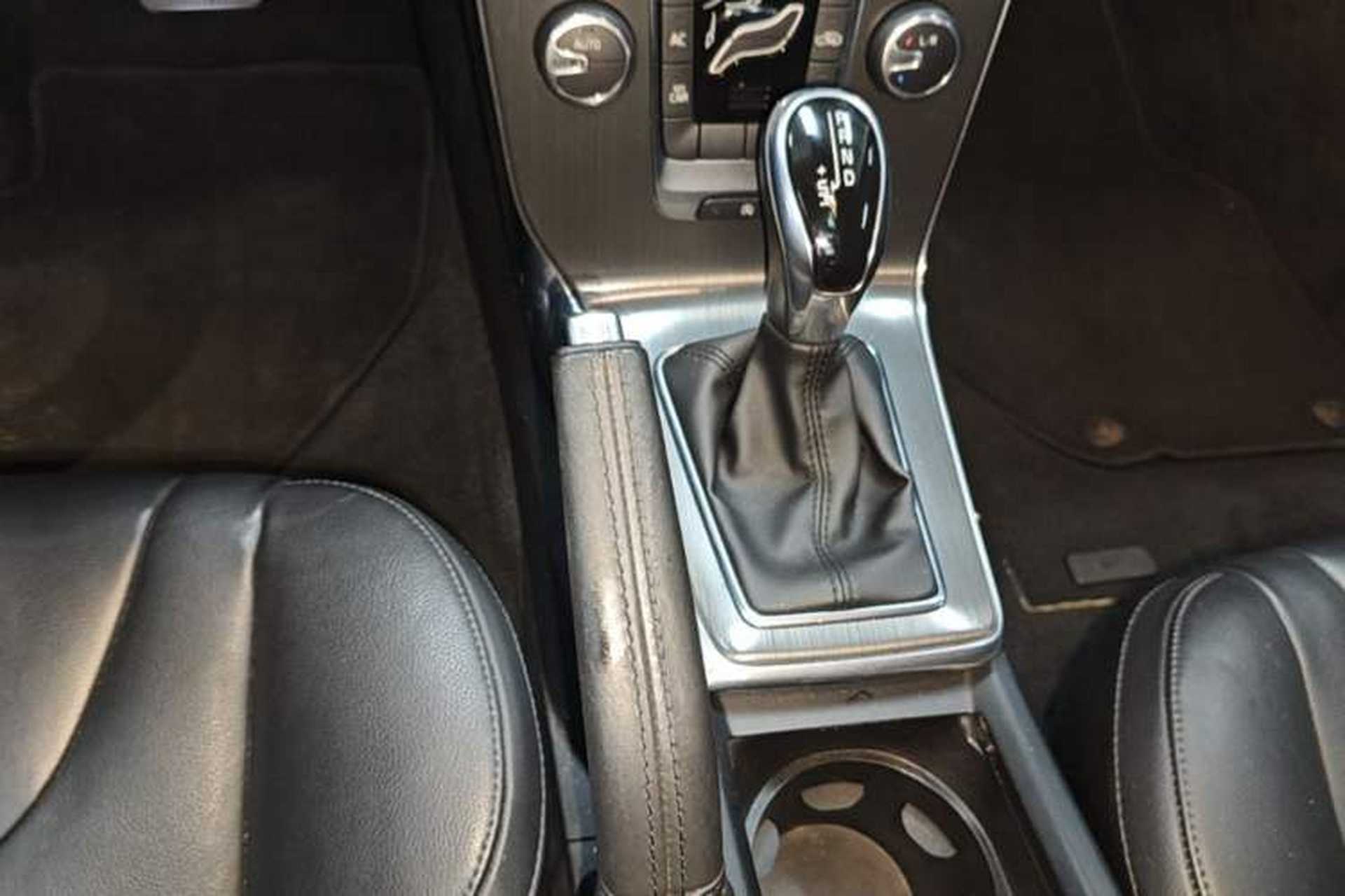 Used Volvo V40 2016 T3 Zhiyi Edition Gear Lever
