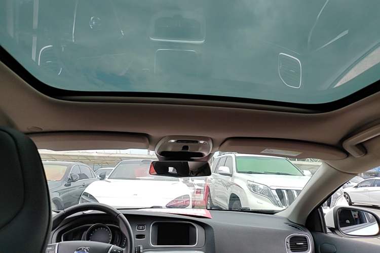 Used Volvo V40 2016 T3 Zhiyi Edition Headliner