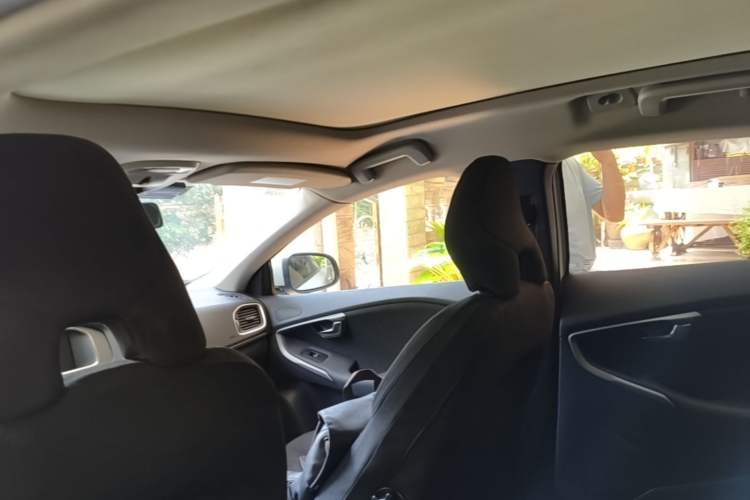 Used Volvo V40 2016 T3 Zhiyi Edition Headliner