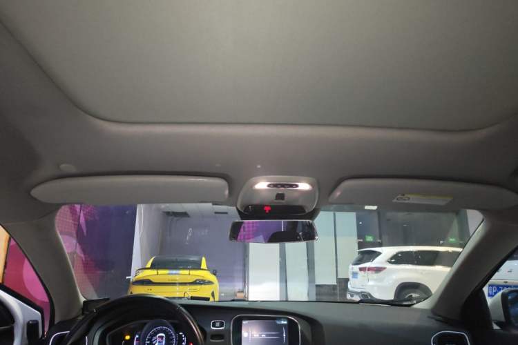Used Volvo V40 2016 T3 Zhiyi Edition Headliner