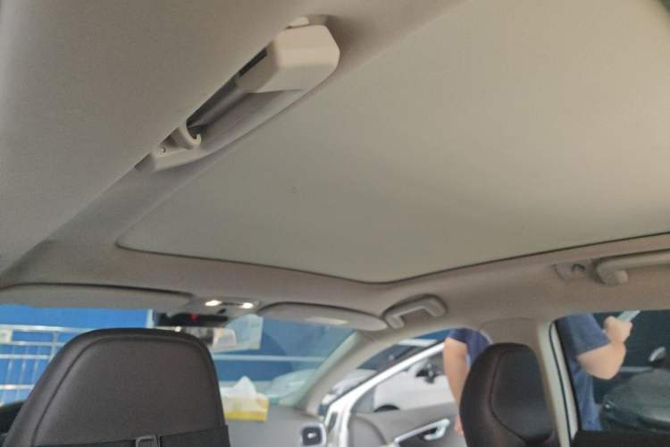 Used Volvo V40 2016 T3 Zhiyi Edition Headliner