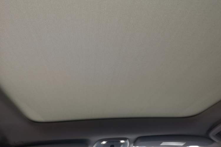 Used Volvo V40 2016 T4 Smart Luxury Edition Headliner
