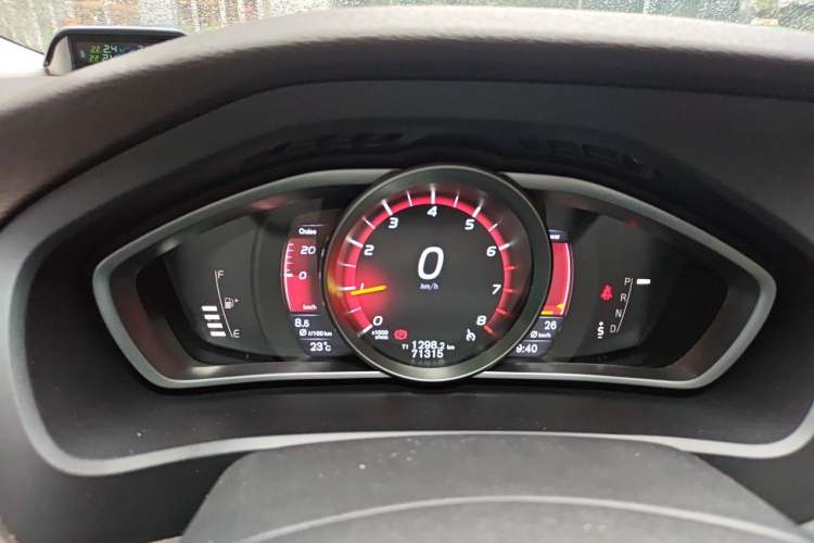 Used Volvo V40 2016 T3 Zhiyi Edition Instrument Cluster