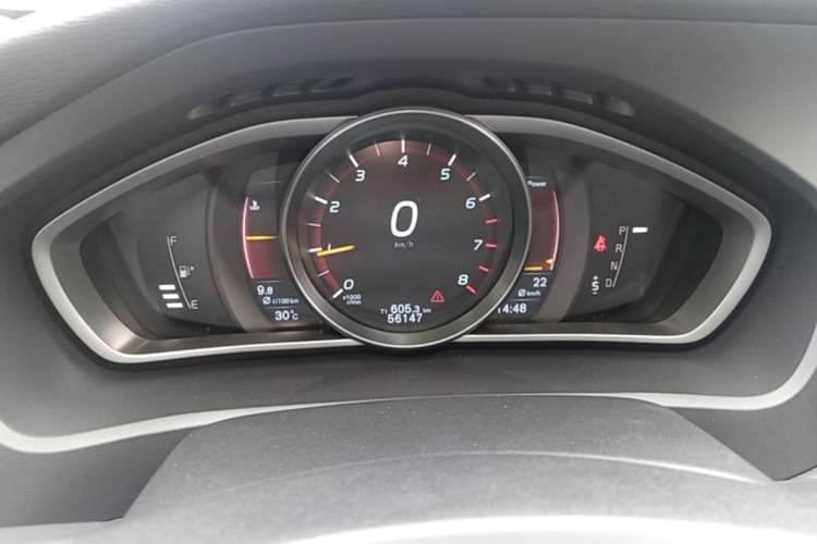 Used Volvo V40 2016 T3 Zhiyi Edition Instrument Cluster