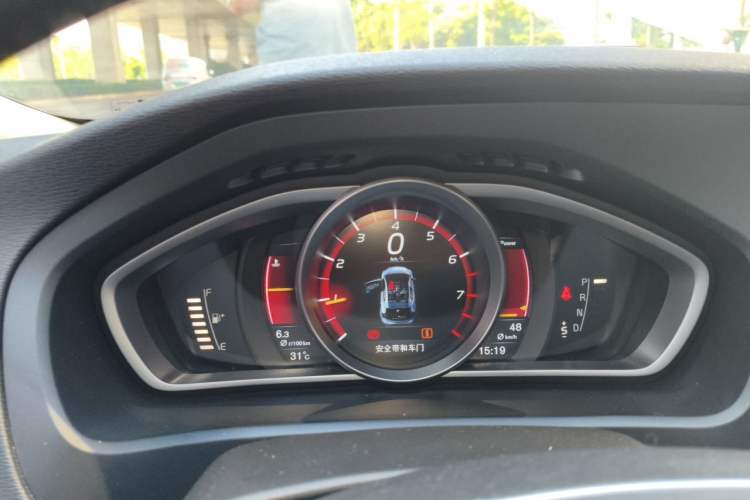 Used Volvo V40 2016 T3 Zhiyi Edition Instrument Cluster