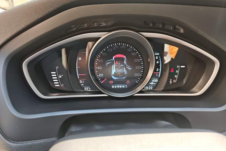 Used Volvo V40 2016 T3 Zhiyi Edition Instrument Cluster