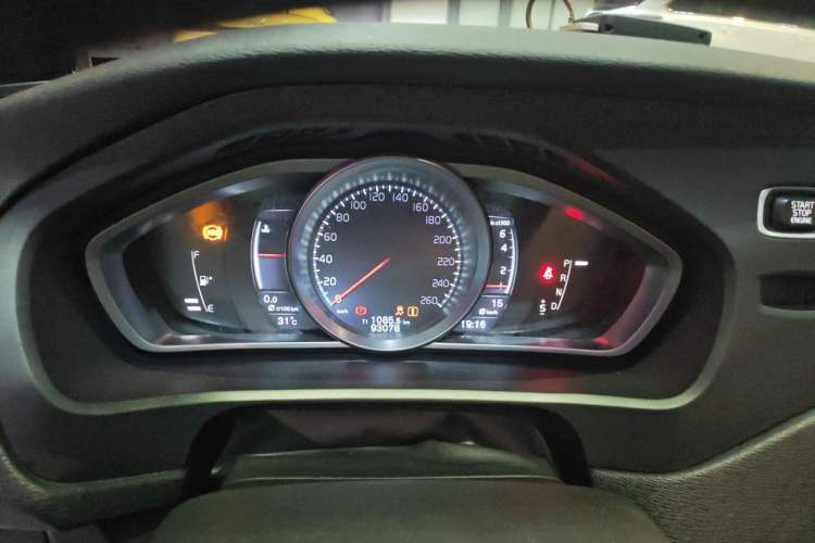 Used Volvo V40 2016 T3 Zhiyi Edition Instrument Cluster