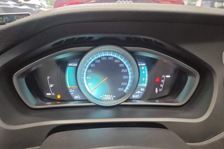 Used Volvo V40 2016 T4 Smart Luxury Edition Instrument Cluster