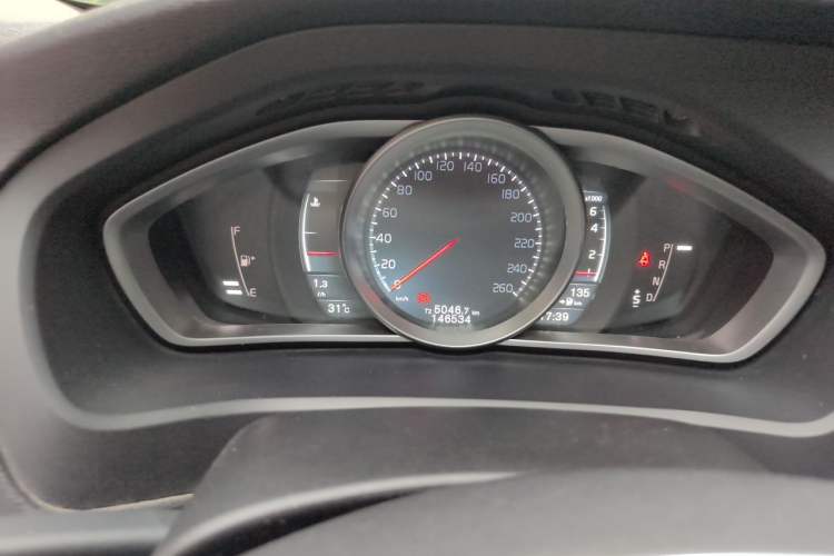 Used Volvo V40 2016 T3 Zhiyi Edition Instrument Cluster