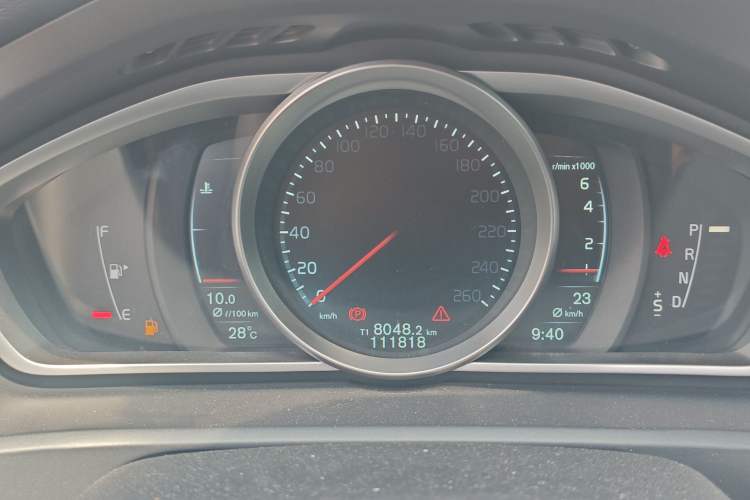 Used Volvo V40 2016 T4 Smart Luxury Edition Instrument Cluster