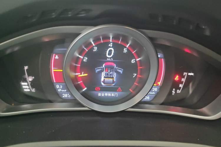Used Volvo V40 2016 T3 Zhiyi Edition Instrument Cluster
