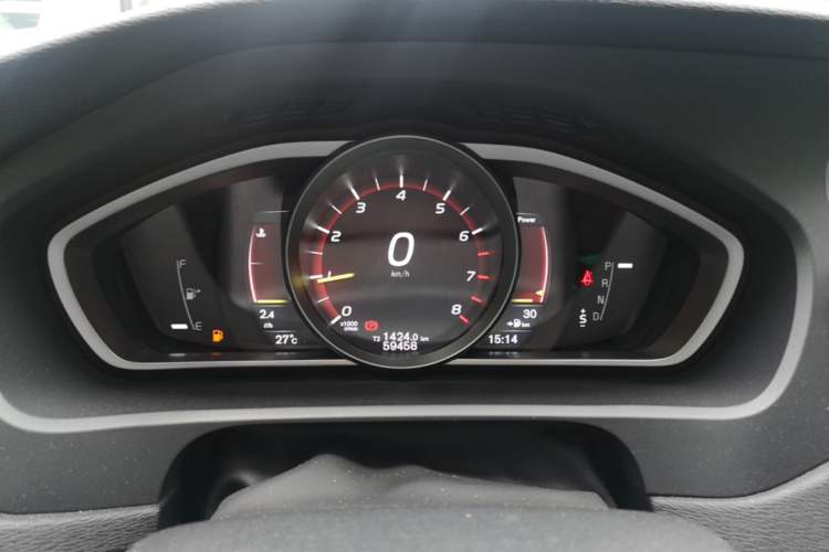 Used Volvo V40 2016 T4 Smart Luxury Edition Instrument Cluster