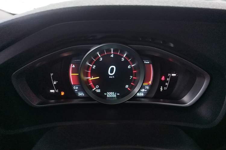 Used Volvo V40 2016 T3 Zhiyi Edition Instrument Cluster
