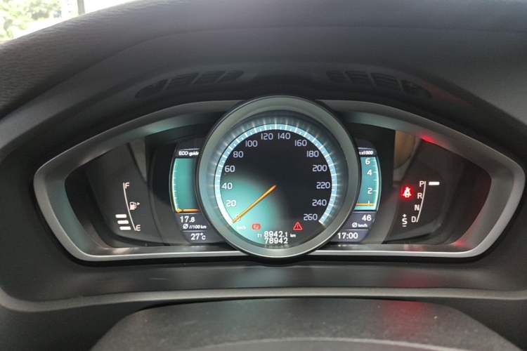 Used Volvo V40 2016 T3 Zhiyi Edition Instrument Cluster