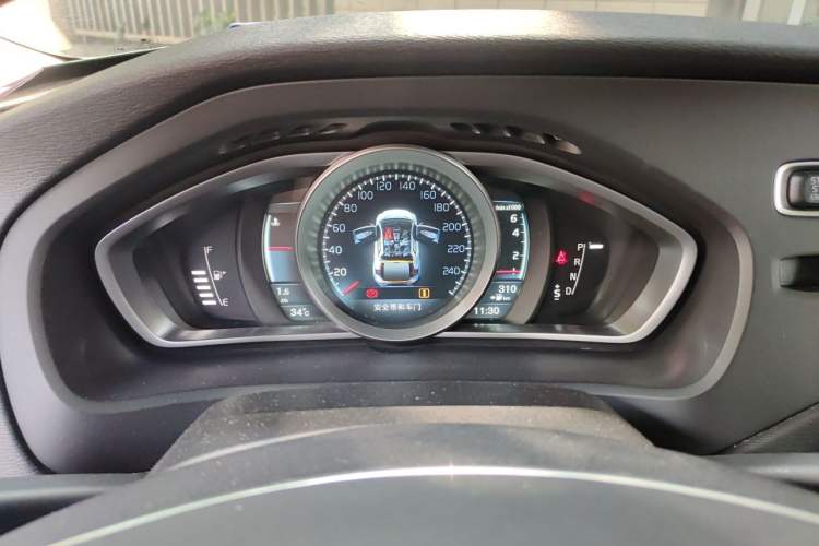 Used Volvo V40 2016 T3 Zhiyi Edition Instrument Cluster
