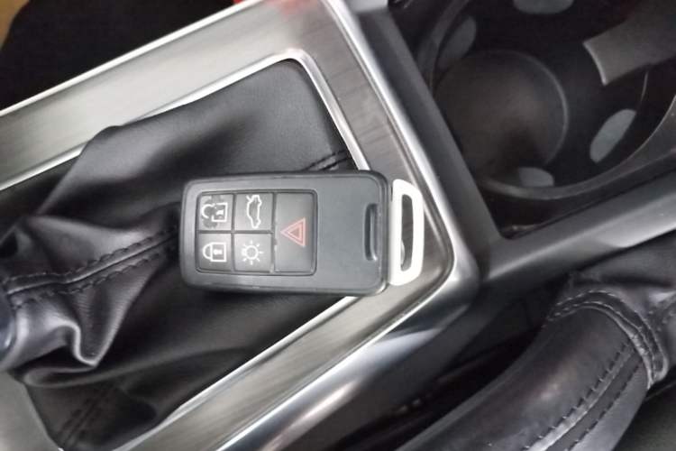 Used Volvo V40 2016 T3 Zhiyi Edition Interior 1