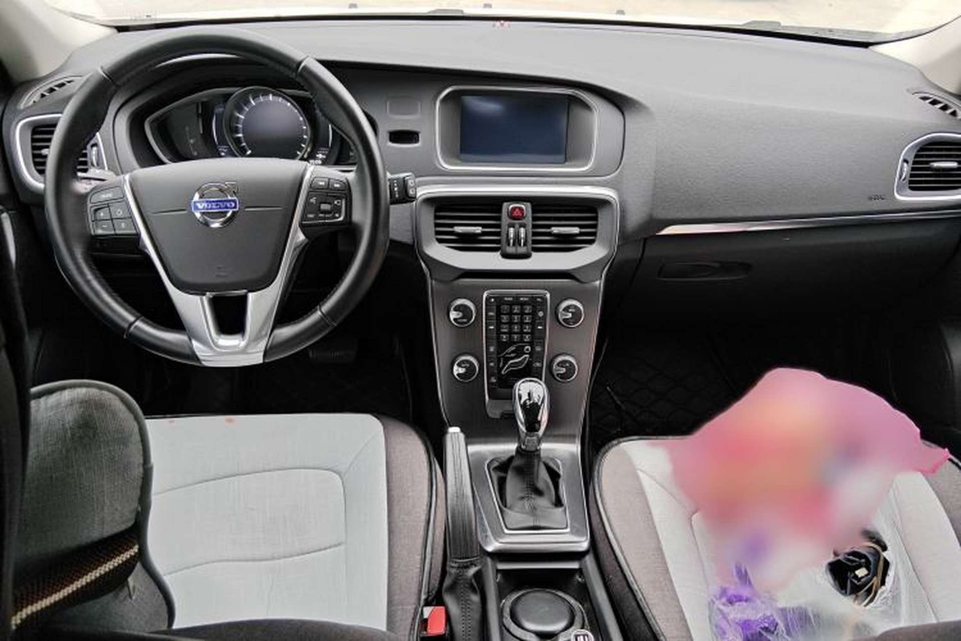 Used Volvo V40 2016 T3 Zhiyi Edition Interior 2