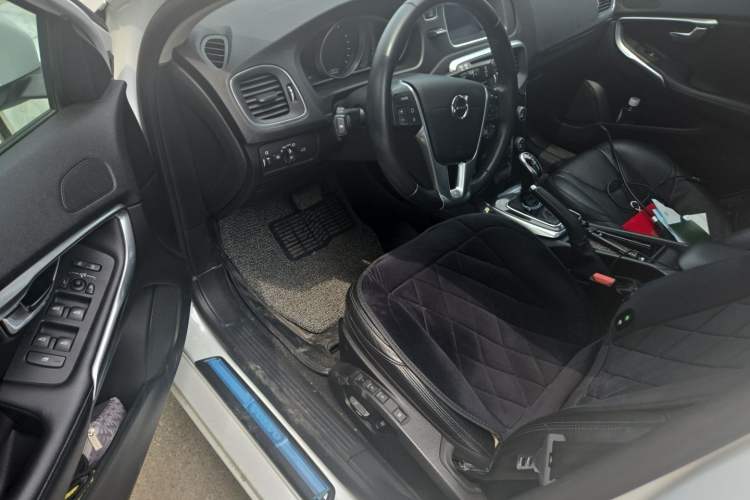 Used Volvo V40 2016 T3 Zhiyi Edition Interior 3